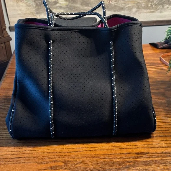 Parker & Hyde Black and Pink Tote Bag - Picture 6 of 12